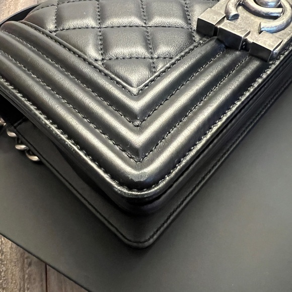 Chanel Boy Bag Small - Picture 2 of 6